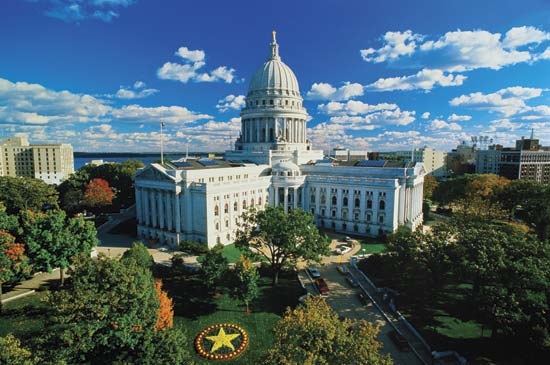Wisconsin Act 192 relating to: renewals and extensions of business contracts.